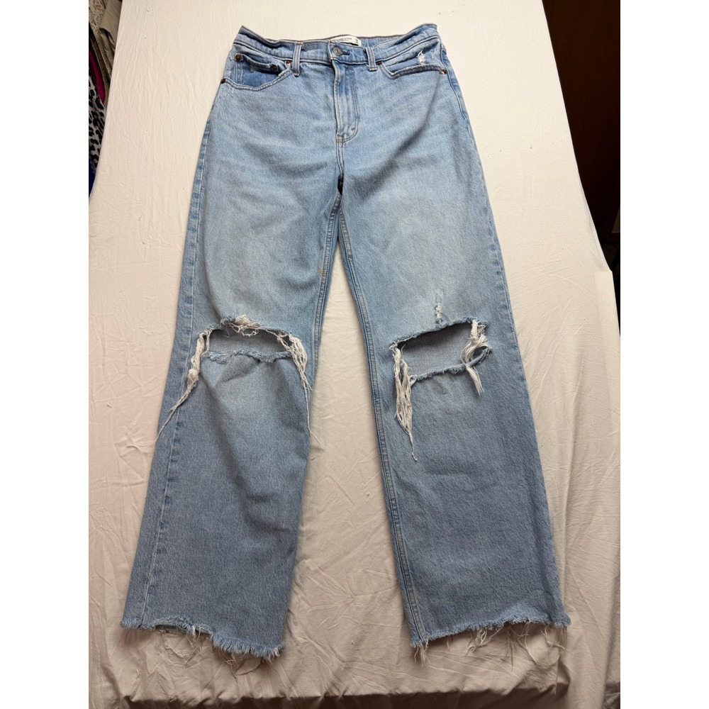 Abercrombie & Fitch 90s Relaxed Jean High Rise Distressed Light Wash Size 29 8R
